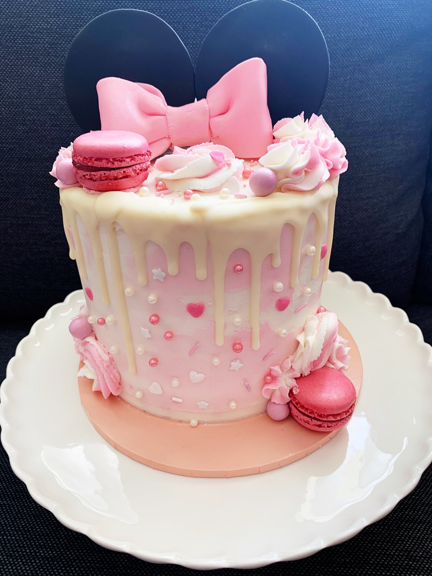 Minnie Mouse Themed Cake